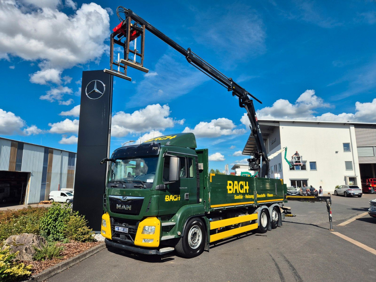 MAN TGS 26.420 6x2-4 LL Hiab 177K PRO 2 Stück - Camião grua: foto 1 MAN TGS 26.420 6x2-4 LL Hiab 177K PRO 2 Stück - Camião grua: foto 1