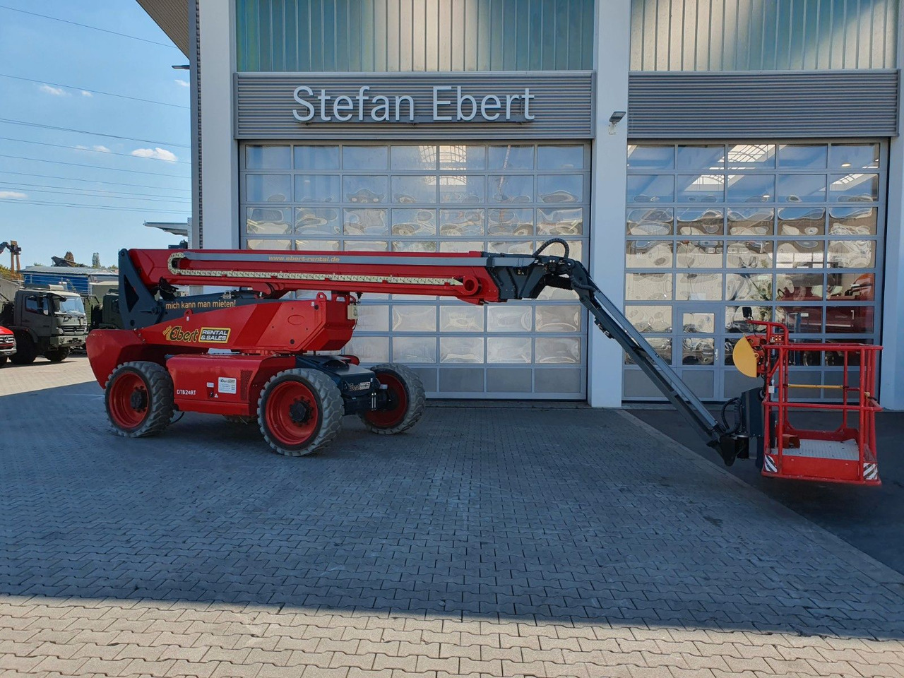 Magni DTB 24 RT 4x4 / 24,8m / 454kg / nur 1.250h - Caminhão com plataforma aérea: foto 1 Magni DTB 24 RT 4x4 / 24,8m / 454kg / nur 1.250h - Caminhão com plataforma aérea: foto 1