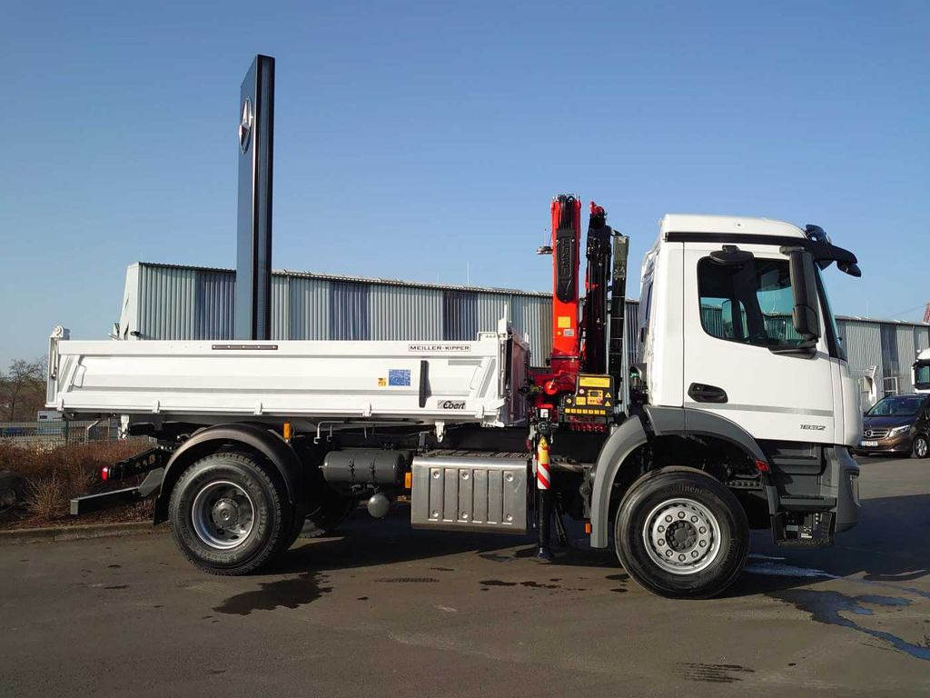 Camião basculante, Camião grua novo Mercedes-Benz Arocs 1832 KK 4x2 Kipper+Kran Fassi F120+Funk: foto 6