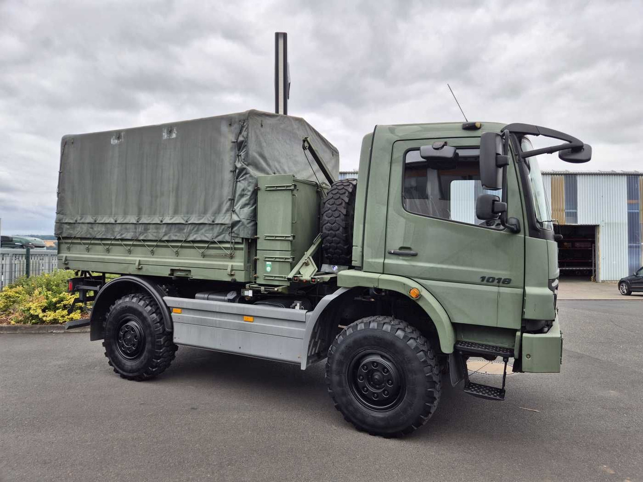 Mercedes-Benz Atego 1018 A 4x4 Singlebereifung 6 Stück vorh. - Camião de caixa aberta/ Plataforma: foto 5 Mercedes-Benz Atego 1018 A 4x4 Singlebereifung 6 Stück vorh. - Camião de caixa aberta/ Plataforma: foto 5