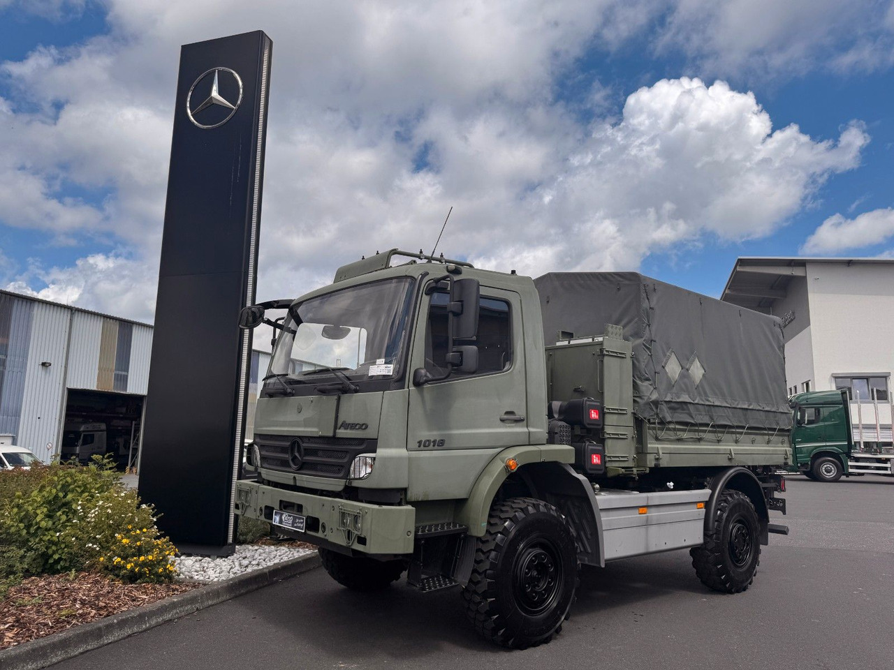 Mercedes-Benz Atego 1018 A 4x4 Singlebereifung 7 Stück vorh. - Camião de caixa aberta/ Plataforma: foto 1 Mercedes-Benz Atego 1018 A 4x4 Singlebereifung 7 Stück vorh. - Camião de caixa aberta/ Plataforma: foto 1