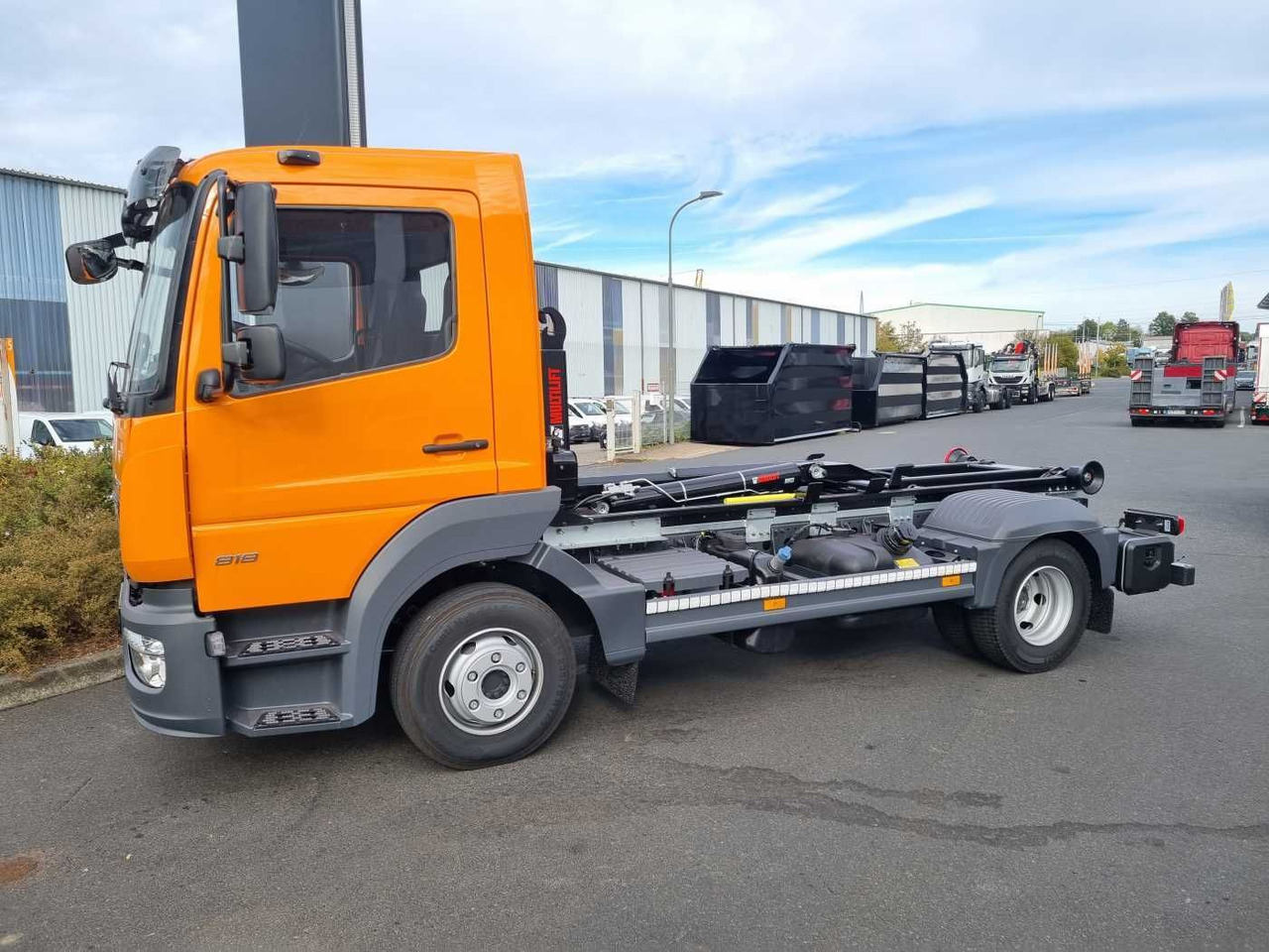 Mercedes-Benz Atego 818 K 4x2 HIAB XR5S3650 AHK Klima - Camião polibenne: foto 4 Mercedes-Benz Atego 818 K 4x2 HIAB XR5S3650 AHK Klima - Camião polibenne: foto 4
