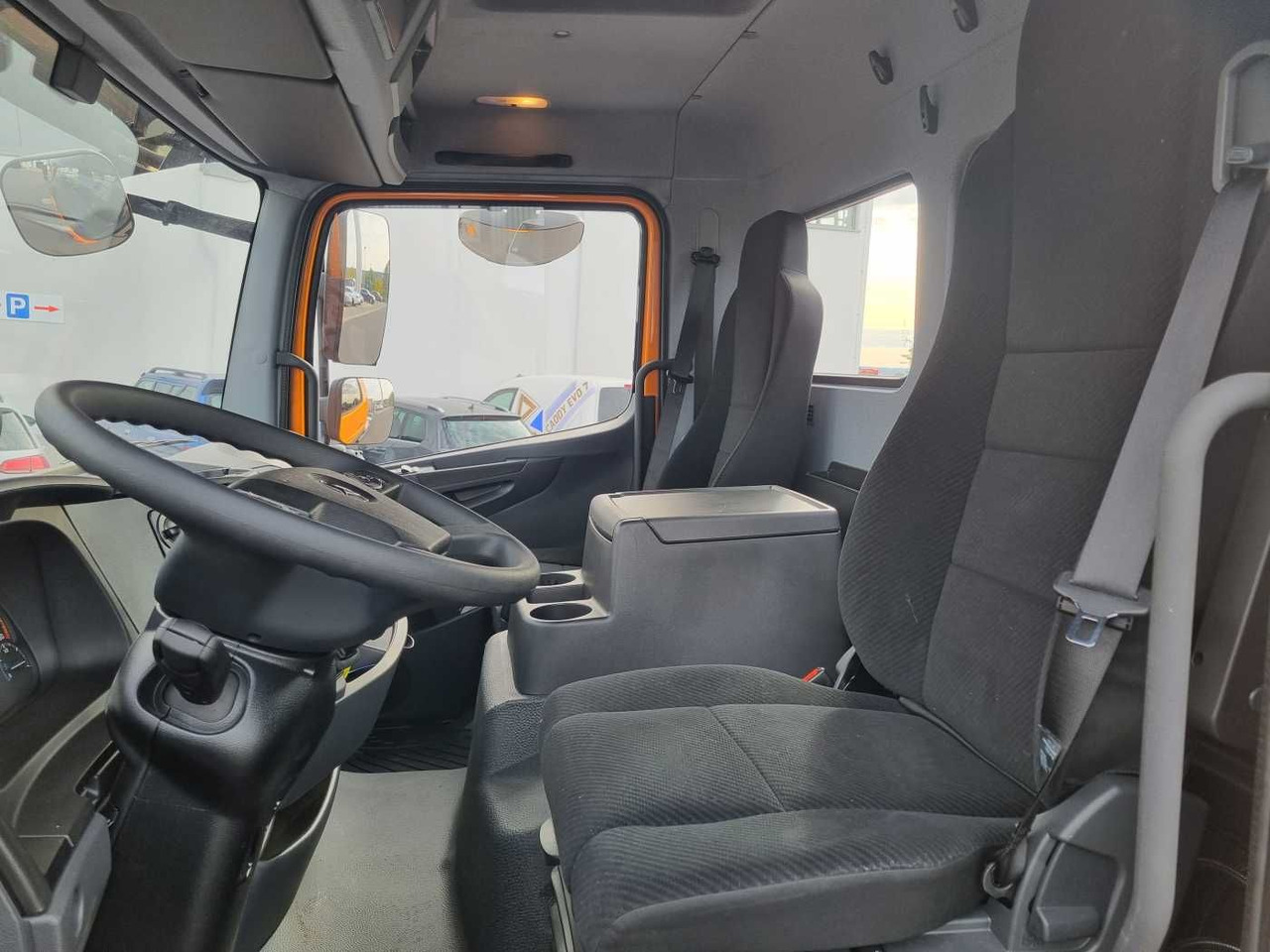 Camião polibenne Mercedes-Benz Atego 818 K 4x2 HIAB XR5S3650 AHK Klima: foto 13