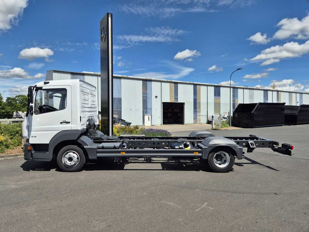 Mercedes-Benz Atego 818 L Fahrgestell, 6 Stück vorhanden  - Camião chassi: foto 3 Mercedes-Benz Atego 818 L Fahrgestell, 6 Stück vorhanden  - Camião chassi: foto 3