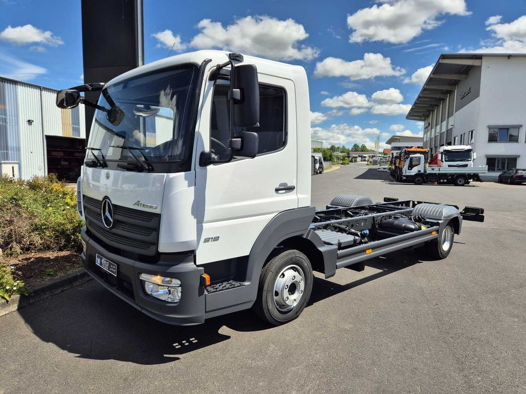 Mercedes-Benz Atego 818 L Fahrgestell, 6 Stück vorhanden  - Camião chassi: foto 2 Mercedes-Benz Atego 818 L Fahrgestell, 6 Stück vorhanden  - Camião chassi: foto 2