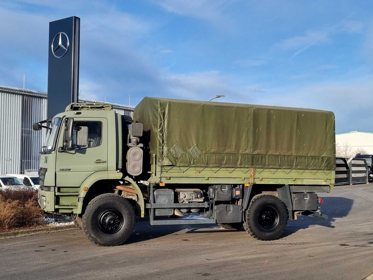 Mercedes-Benz Axor 1829 A 4x4 Pritsche/Plane 10 Stück - Camião de caixa aberta/ Plataforma: foto 5 Mercedes-Benz Axor 1829 A 4x4 Pritsche/Plane 10 Stück - Camião de caixa aberta/ Plataforma: foto 5