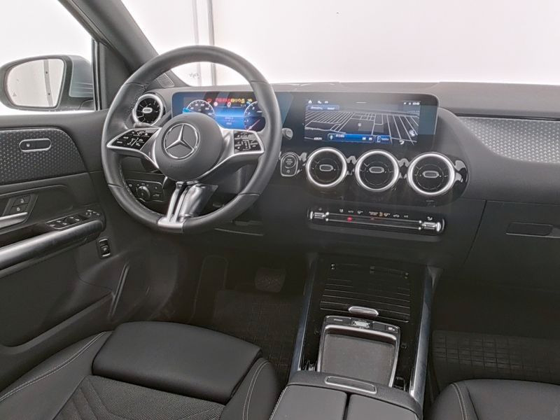 Mercedes-Benz B 180 Progressive+LED+IHC+RFK+TotW+EasyP - Sedan: foto 3 Mercedes-Benz B 180 Progressive+LED+IHC+RFK+TotW+EasyP - Sedan: foto 3