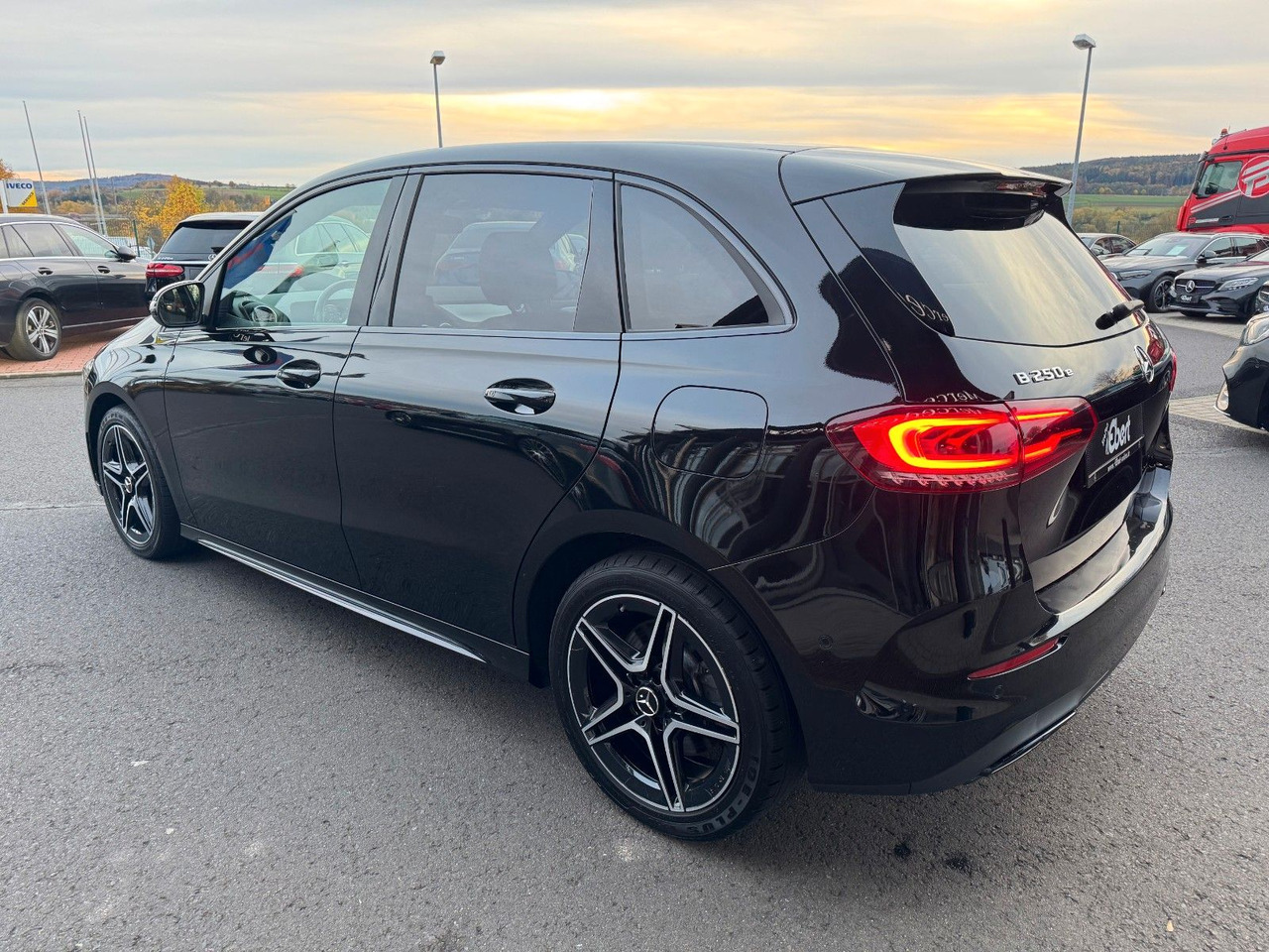 Mercedes-Benz B 250e Edition2020+AMG+Ambiente+Night+LED - Sedan: foto 3 Mercedes-Benz B 250e Edition2020+AMG+Ambiente+Night+LED - Sedan: foto 3