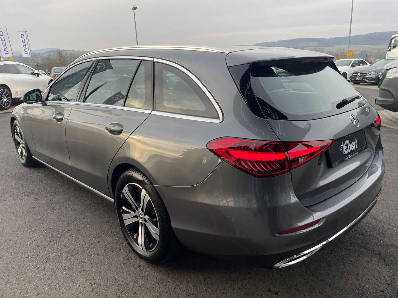 Mercedes-Benz C 180 T 9G AVANTGARDE+R-Kamera +PANO+SHZ+SPIEGEL - Automóvel: foto 3 Mercedes-Benz C 180 T 9G AVANTGARDE+R-Kamera +PANO+SHZ+SPIEGEL - Automóvel: foto 3