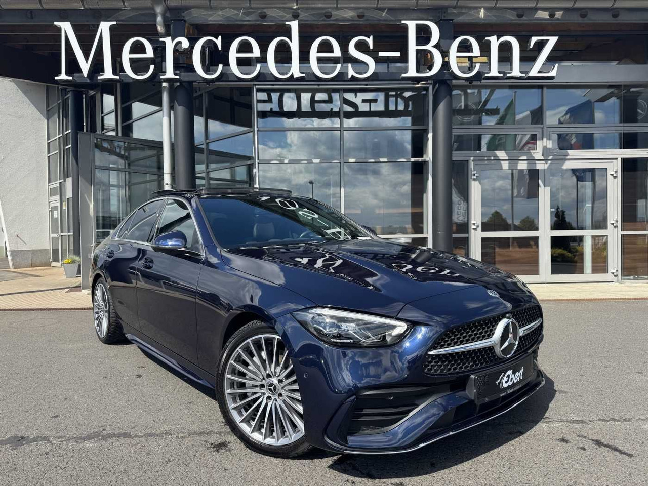 Mercedes-Benz C 200 4M 9G AMG+Pano+DistrPro+AHK+360+ Ambiente - Sedan: foto 1 Mercedes-Benz C 200 4M 9G AMG+Pano+DistrPro+AHK+360+ Ambiente - Sedan: foto 1