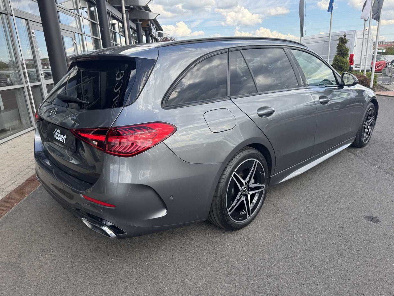 Mercedes-Benz C 200 T AMG Pano+AHK+RFK+Memory+Night+ TotW - Automóvel: foto 4 Mercedes-Benz C 200 T AMG Pano+AHK+RFK+Memory+Night+ TotW - Automóvel: foto 4