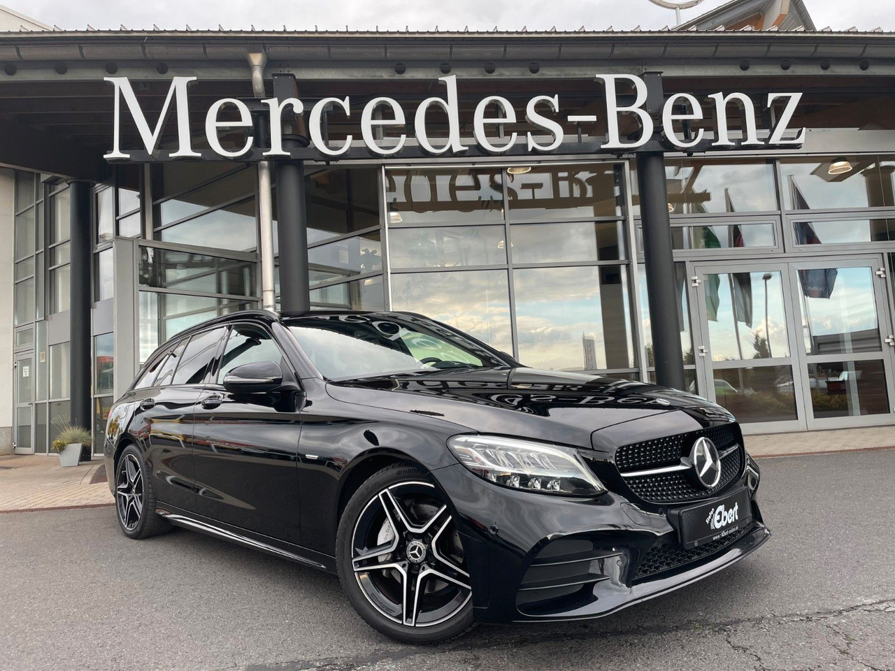 Mercedes-Benz C 220d NightEdition+AMG+Distr+SportfahrW+RFK - Carrinha: foto 1 Mercedes-Benz C 220d NightEdition+AMG+Distr+SportfahrW+RFK - Carrinha: foto 1
