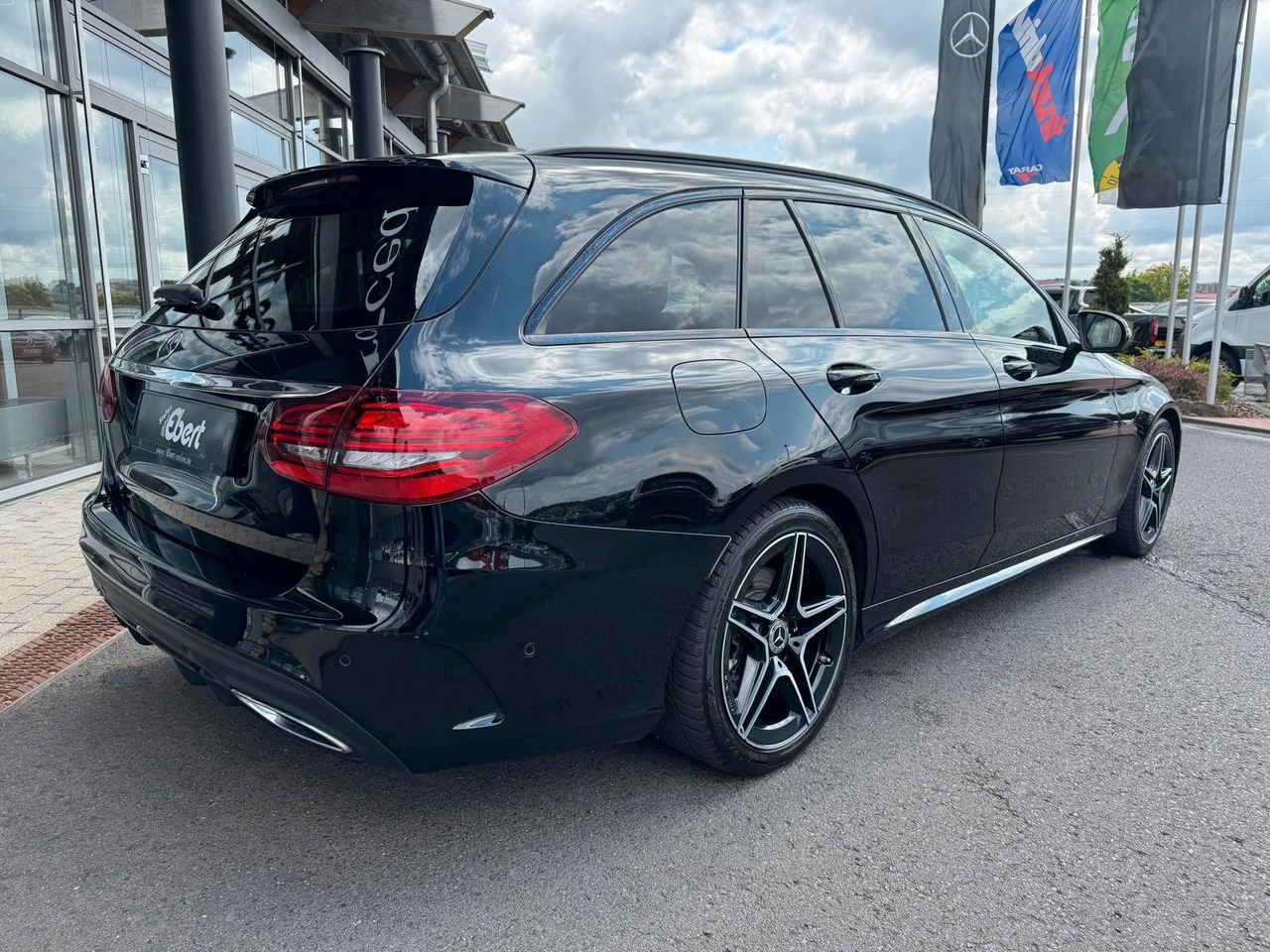 Mercedes-Benz C 220d NightEdition+AMG+Distr+SportfahrW+RFK - Carrinha: foto 4 Mercedes-Benz C 220d NightEdition+AMG+Distr+SportfahrW+RFK - Carrinha: foto 4