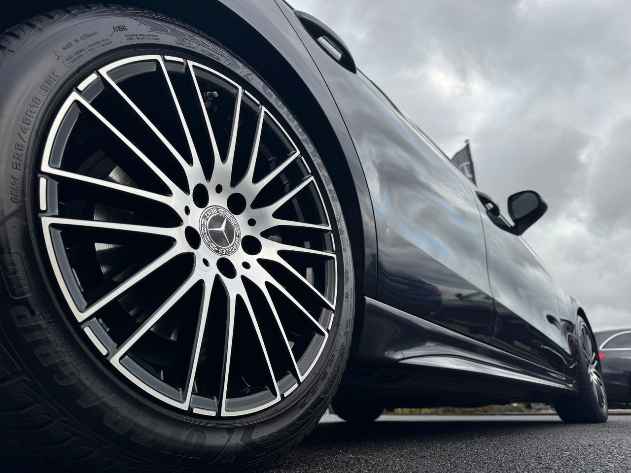 Mercedes-Benz C 300d AMG+AHK+RFK+Ambiente+Night+SportfahrW - Sedan: foto 5 Mercedes-Benz C 300d AMG+AHK+RFK+Ambiente+Night+SportfahrW - Sedan: foto 5