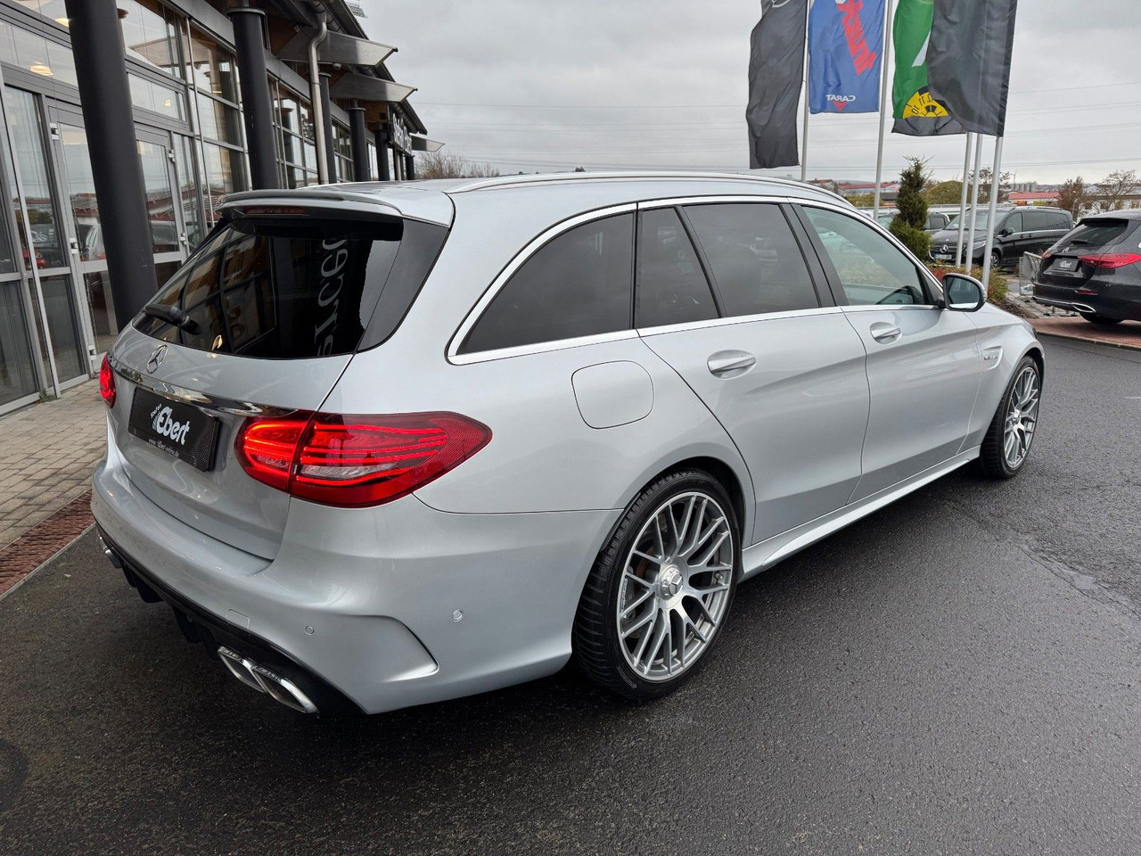 Mercedes-Benz C 63 AMG T Pano+Burmester+Distr+Memory+RFK - Carrinha: foto 5 Mercedes-Benz C 63 AMG T Pano+Burmester+Distr+Memory+RFK - Carrinha: foto 5