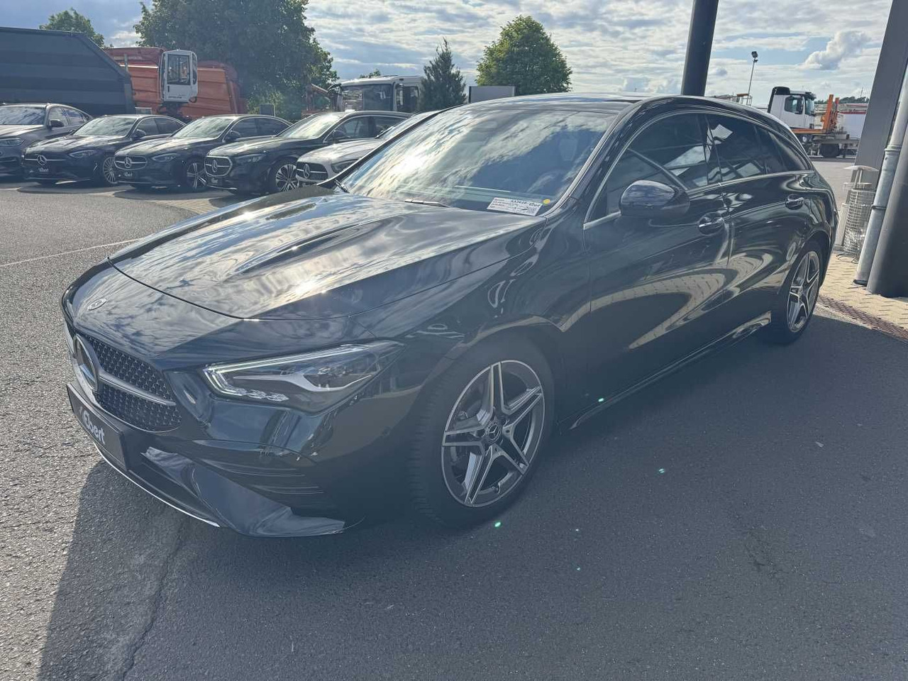 Mercedes-Benz CLA 180 Shooting Brake+AMG+Distr+AHK+RFK+ - Automóvel: foto 2 Mercedes-Benz CLA 180 Shooting Brake+AMG+Distr+AHK+RFK+ - Automóvel: foto 2