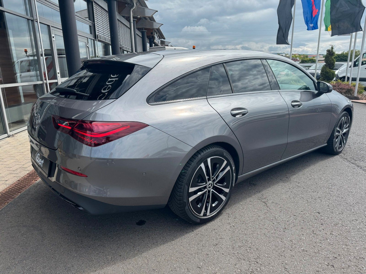 Mercedes-Benz CLA 180 Shooting Brake - Carrinha: foto 4 Mercedes-Benz CLA 180 Shooting Brake - Carrinha: foto 4