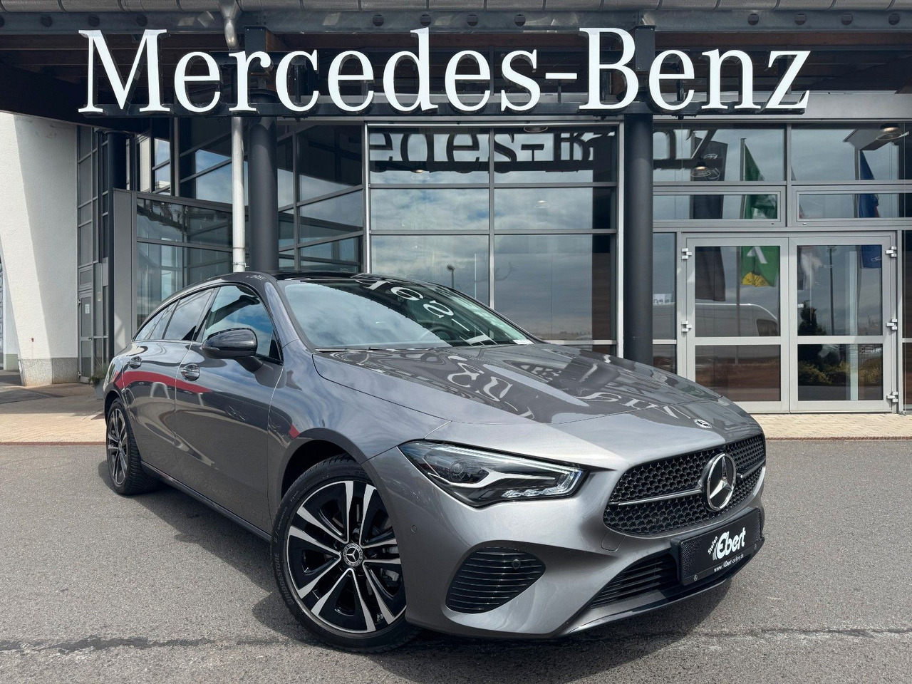 Mercedes-Benz CLA 180 Shooting Brake - Carrinha: foto 1 Mercedes-Benz CLA 180 Shooting Brake - Carrinha: foto 1