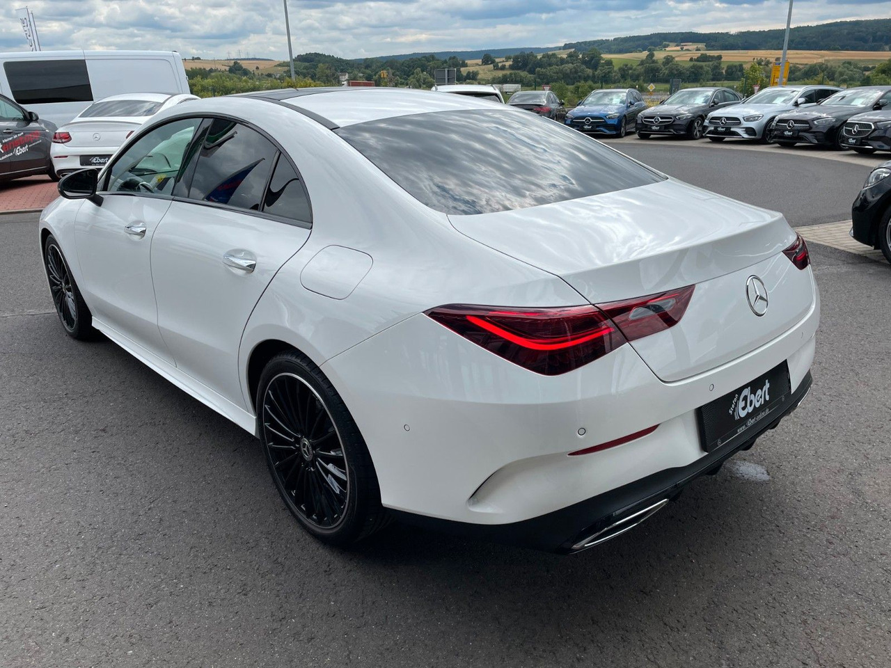 Mercedes-Benz CLA 200 AMG Pano+R-Kamera+19" - Automóvel: foto 3 Mercedes-Benz CLA 200 AMG Pano+R-Kamera+19" - Automóvel: foto 3