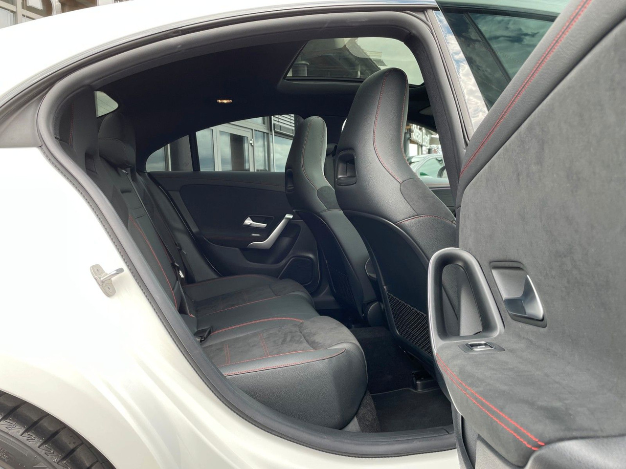 Automóvel Mercedes-Benz CLA 200 AMG Pano+R-Kamera+19": foto 7