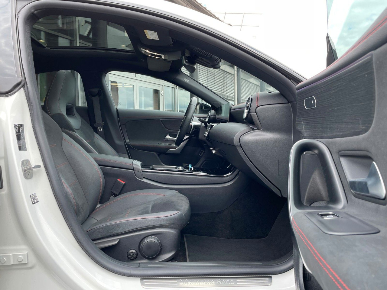 Automóvel Mercedes-Benz CLA 200 AMG Pano+R-Kamera+19": foto 8