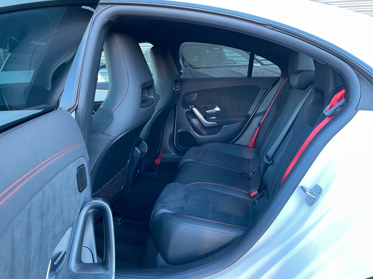 Coupé Mercedes-Benz CLA 35 AMG Aero+TotW+R-Kamera+Ambiente: foto 9