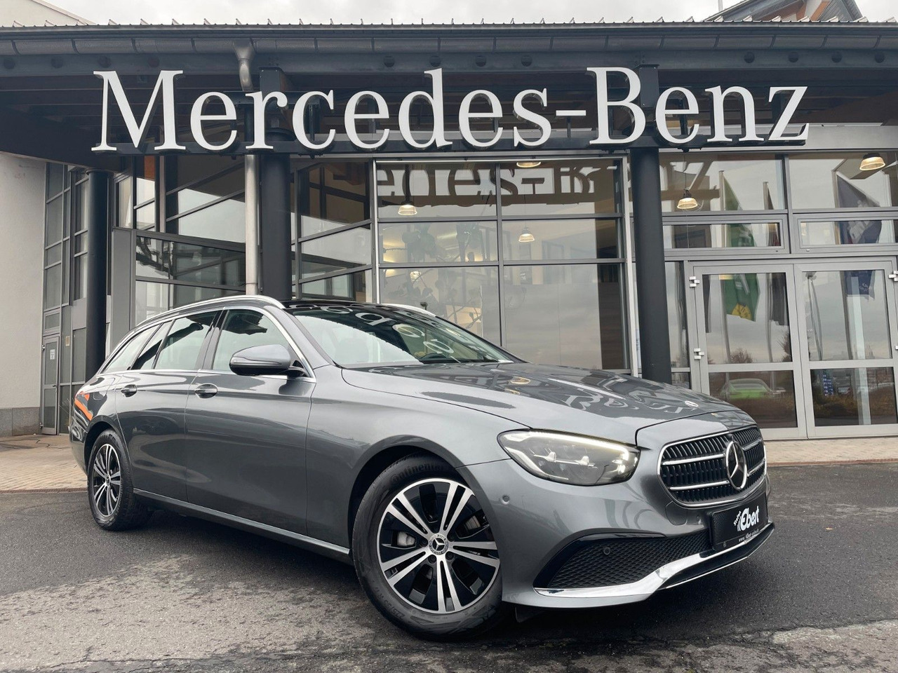 Mercedes-Benz E 220 d T Pano+Ambiente+Distr+360°+Comand+DAB - Carrinha: foto 1 Mercedes-Benz E 220 d T Pano+Ambiente+Distr+360°+Comand+DAB - Carrinha: foto 1