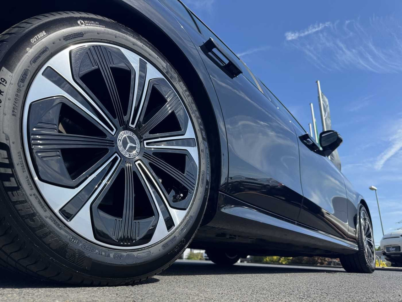 Mercedes-Benz E 220d Avantgarde+Pano+AHK+Distr+19Zoll+MBUX - Automóvel: foto 5 Mercedes-Benz E 220d Avantgarde+Pano+AHK+Distr+19Zoll+MBUX - Automóvel: foto 5