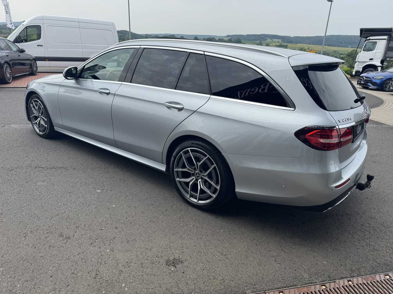 Mercedes-Benz E 220d T AMG+AHK+ESD+RKamera+TotW+ Ambiente - Automóvel: foto 3 Mercedes-Benz E 220d T AMG+AHK+ESD+RKamera+TotW+ Ambiente - Automóvel: foto 3