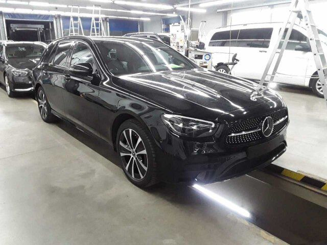 Mercedes-Benz E 300 T de 4M AMG+AHK+Distr+Burm+ R-Kamera+Carpl - Automóvel: foto 2 Mercedes-Benz E 300 T de 4M AMG+AHK+Distr+Burm+ R-Kamera+Carpl - Automóvel: foto 2