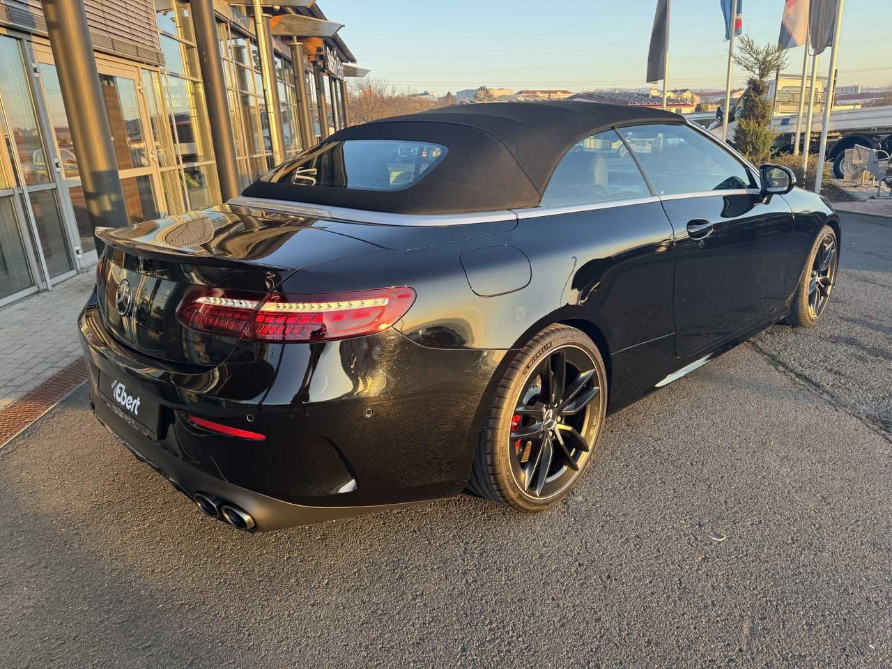Mercedes-Benz E 53 AMG Cabrio+AirMatic+Ambiente+ 20Zoll+RFK+ - Automóvel: foto 4 Mercedes-Benz E 53 AMG Cabrio+AirMatic+Ambiente+ 20Zoll+RFK+ - Automóvel: foto 4