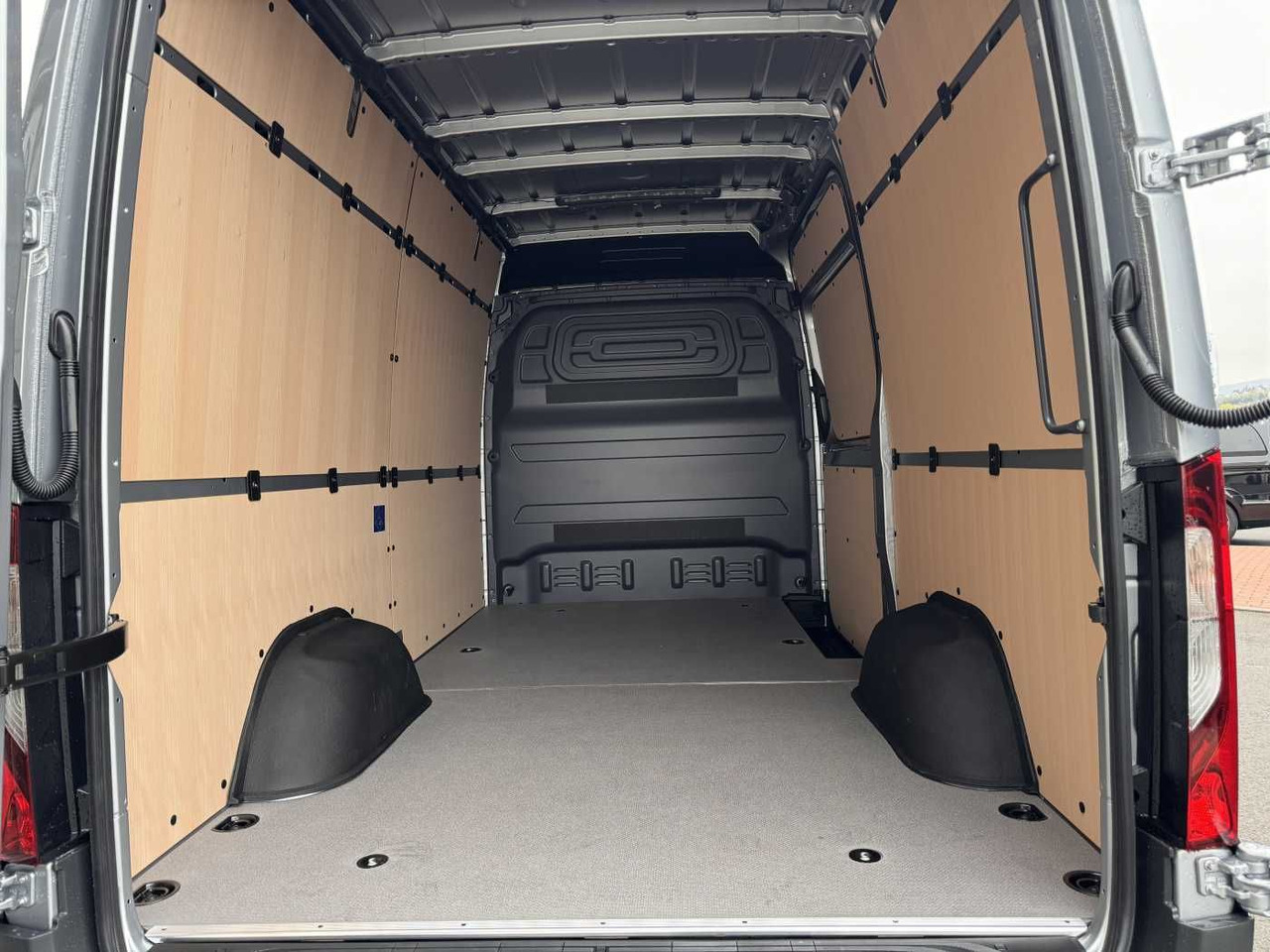Furgão Mercedes-Benz Sprinter 319 CDI 4x4 3665 Klima Standheiz AHK: foto 6