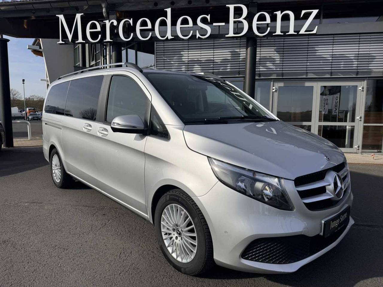 Mercedes-Benz V 220 d EDITION DISTRONIC MBUX Kamera 6Sitze - Furgão de passageiros: foto 1 Mercedes-Benz V 220 d EDITION DISTRONIC MBUX Kamera 6Sitze - Furgão de passageiros: foto 1