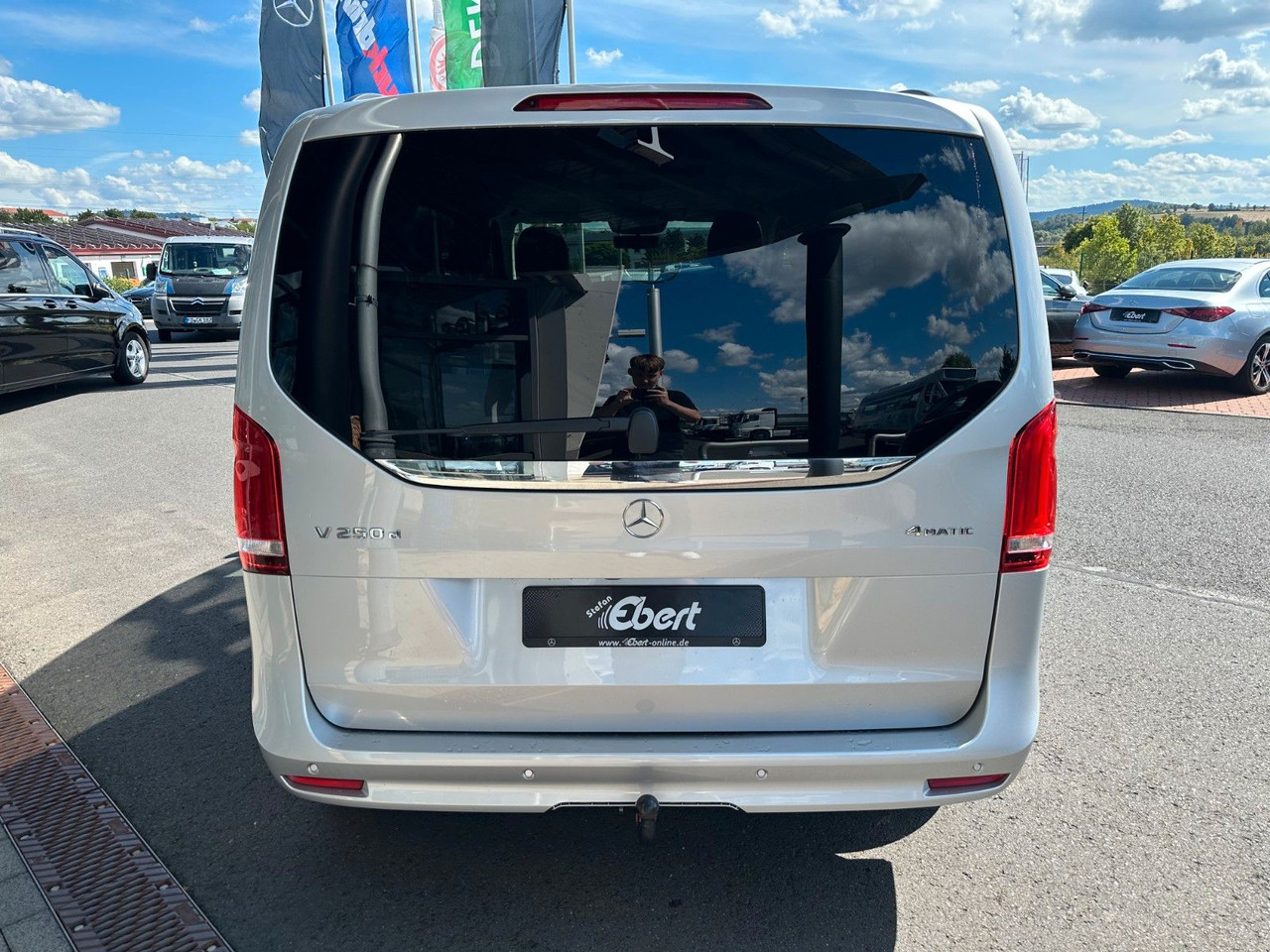 Mercedes-Benz V 250 EDITION 4MATIC Kompakt Liege-Paket AHK2,5t - Furgão de passageiros: foto 5 Mercedes-Benz V 250 EDITION 4MATIC Kompakt Liege-Paket AHK2,5t - Furgão de passageiros: foto 5