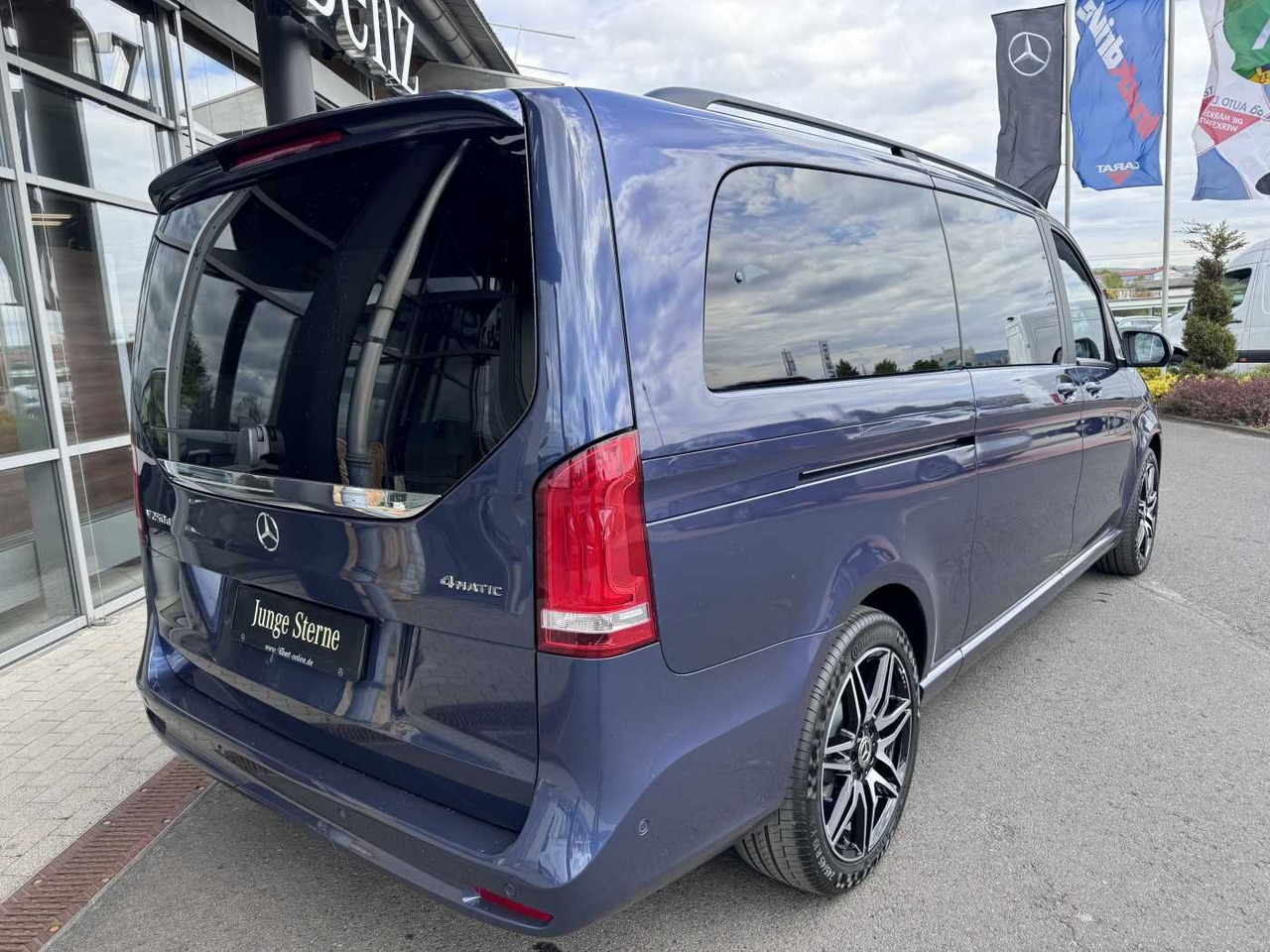 Mercedes-Benz V 250 d EDITION 4MATIC AMG DISTRONIC AHK Tisch - Furgão de passageiros: foto 4 Mercedes-Benz V 250 d EDITION 4MATIC AMG DISTRONIC AHK Tisch - Furgão de passageiros: foto 4