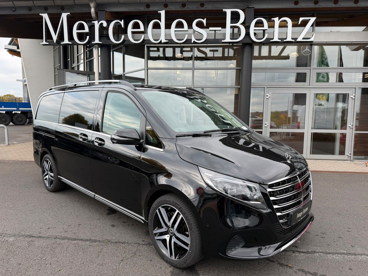 Mercedes-Benz V 300 d 4MATIC EXCLUSIVE Luxus-Sitze AHK2,5to - Carrinha: foto 1 Mercedes-Benz V 300 d 4MATIC EXCLUSIVE Luxus-Sitze AHK2,5to - Carrinha: foto 1