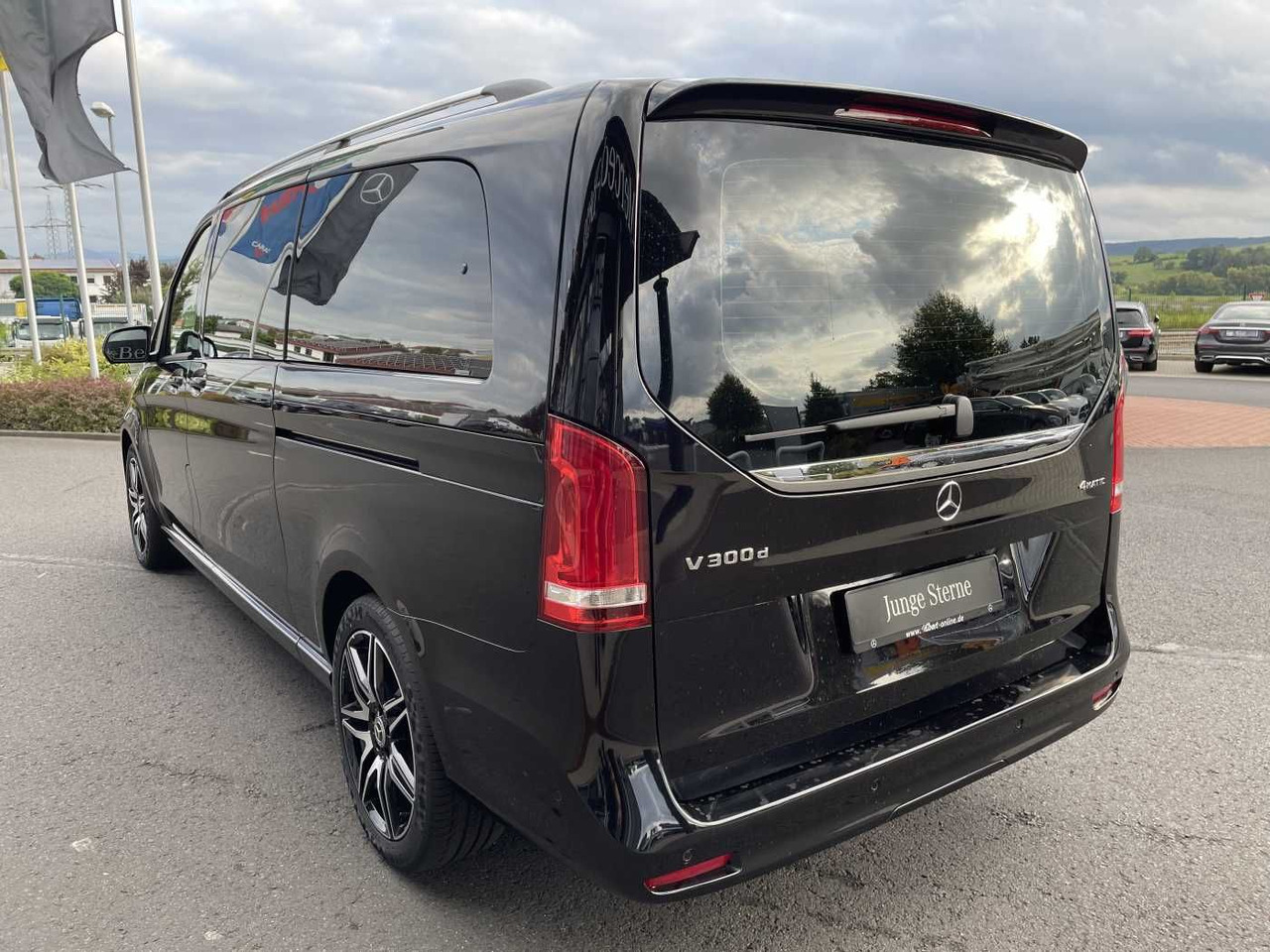 Mercedes-Benz V 300 d AVA 4MATIC AMG Kühlschrank AIRMATIC - Carrinha: foto 3 Mercedes-Benz V 300 d AVA 4MATIC AMG Kühlschrank AIRMATIC - Carrinha: foto 3