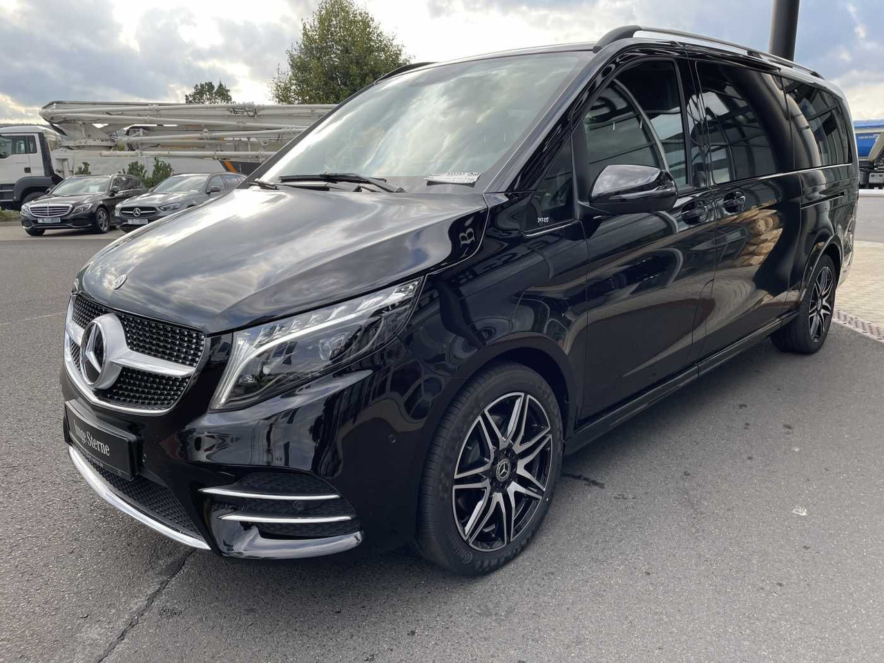 Mercedes-Benz V 300 d AVA 4MATIC AMG Kühlschrank AIRMATIC - Carrinha: foto 2 Mercedes-Benz V 300 d AVA 4MATIC AMG Kühlschrank AIRMATIC - Carrinha: foto 2