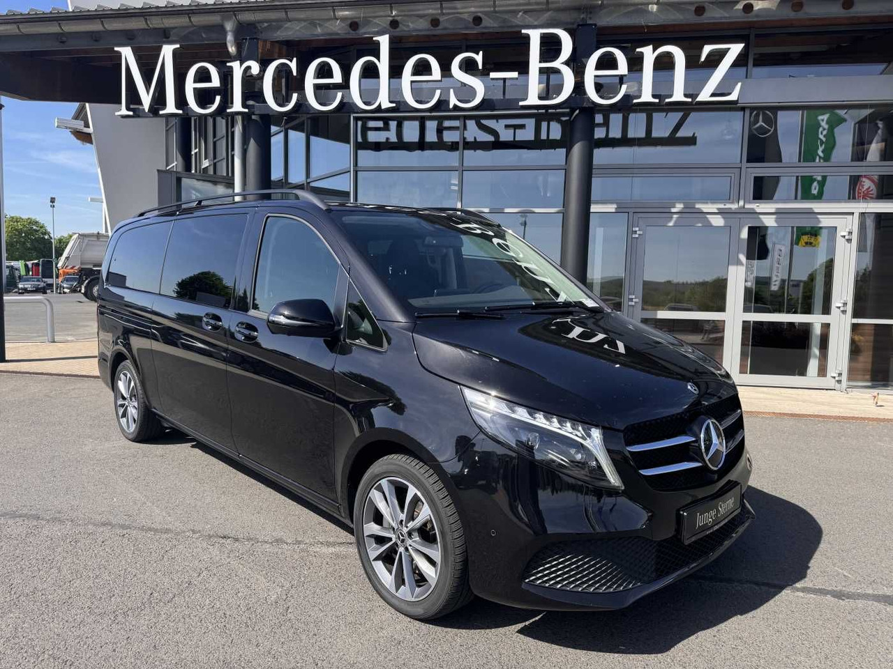 Mercedes-Benz V 300 d AVA Extralang AIRMATIC Standheiz 360Kam - Furgão de passageiros: foto 1 Mercedes-Benz V 300 d AVA Extralang AIRMATIC Standheiz 360Kam - Furgão de passageiros: foto 1