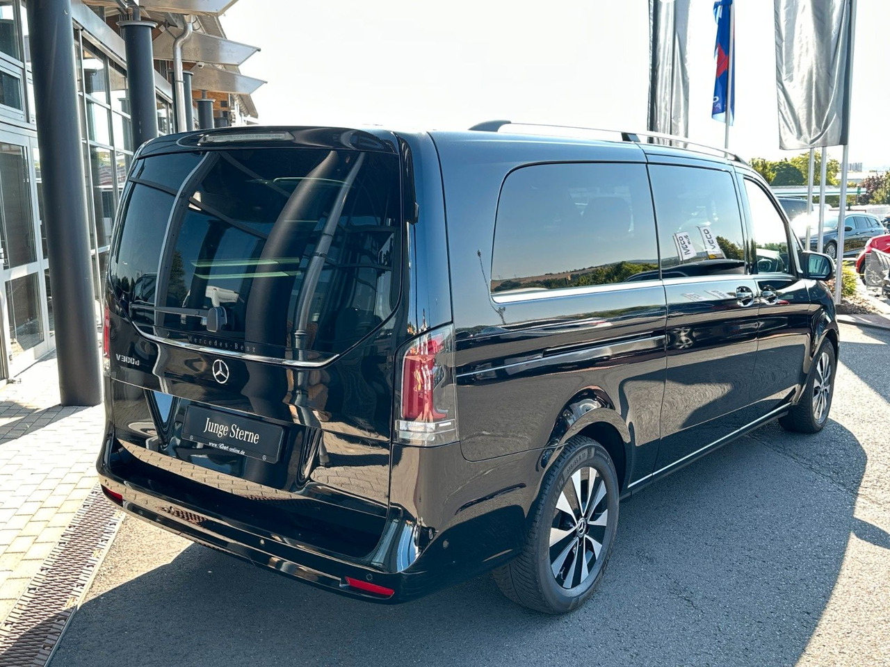 Mercedes-Benz V 300 d AVANTGARDE Extralang 360Kamera 8Sitze - Carrinha: foto 4 Mercedes-Benz V 300 d AVANTGARDE Extralang 360Kamera 8Sitze - Carrinha: foto 4