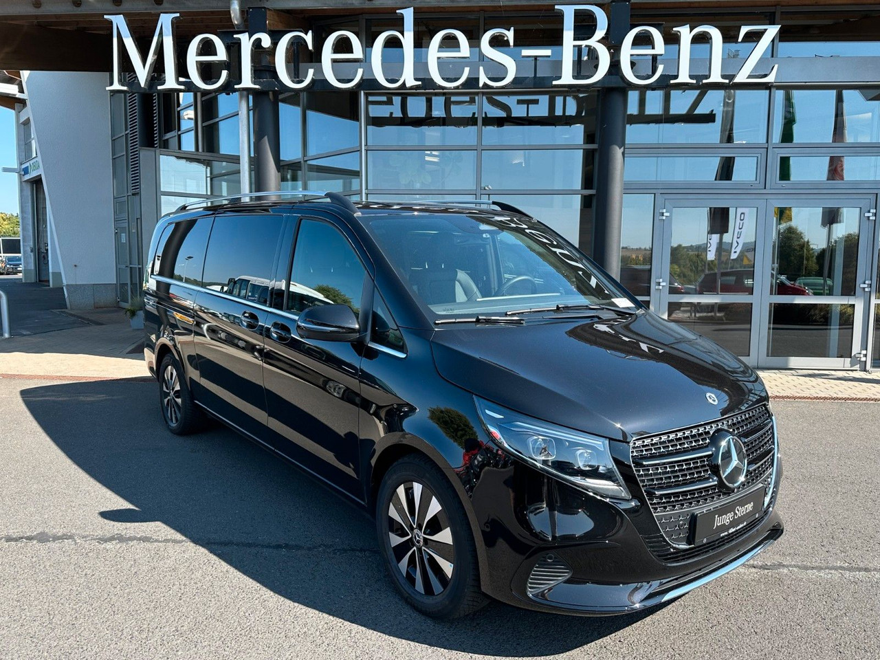 Mercedes-Benz V 300 d AVANTGARDE Extralang 360Kamera 8Sitze - Carrinha: foto 1 Mercedes-Benz V 300 d AVANTGARDE Extralang 360Kamera 8Sitze - Carrinha: foto 1
