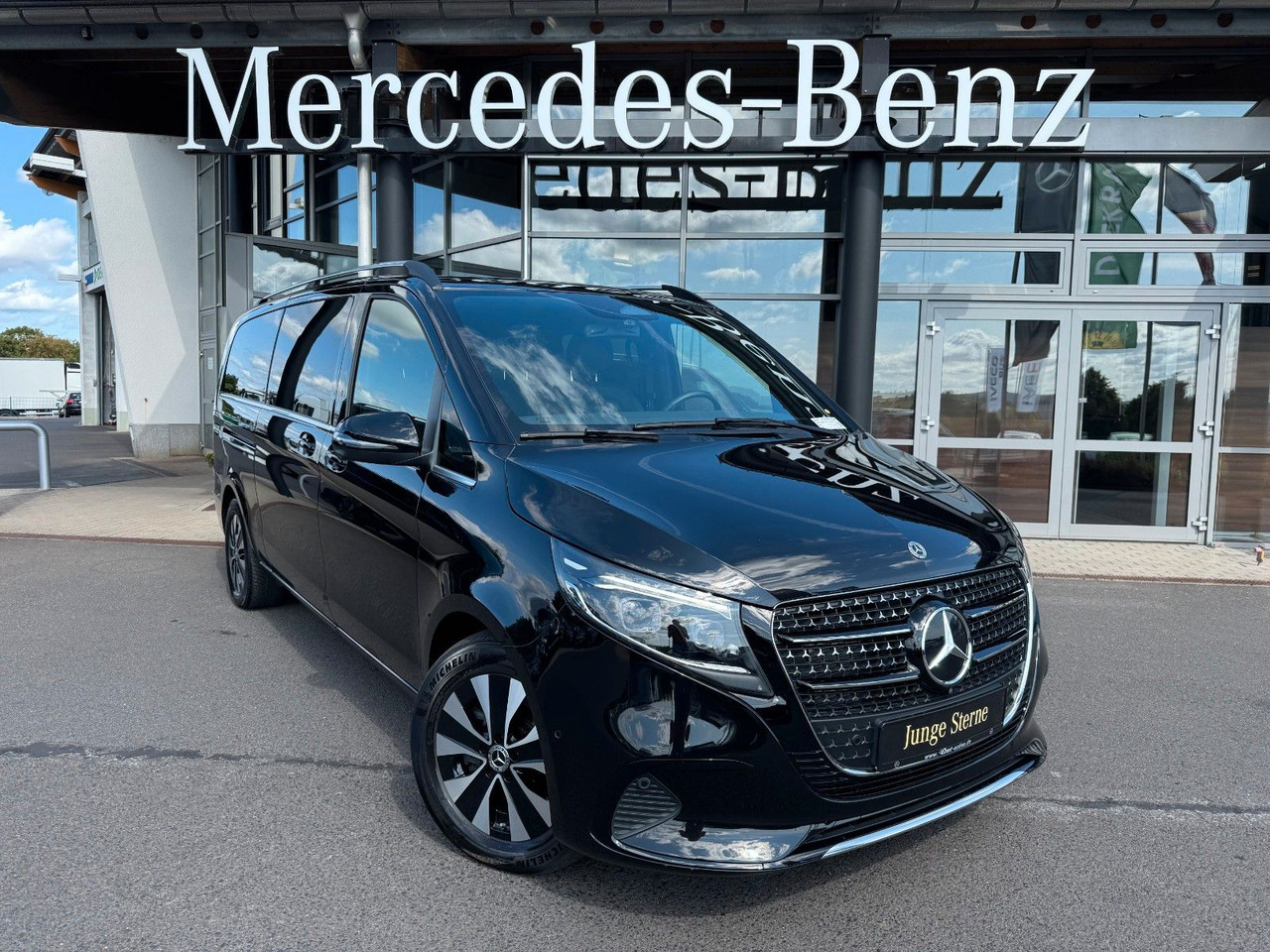 Mercedes-Benz V 300 d AVANTGARDE Extralang 360Kamera Standheiz - Carrinha: foto 1 Mercedes-Benz V 300 d AVANTGARDE Extralang 360Kamera Standheiz - Carrinha: foto 1