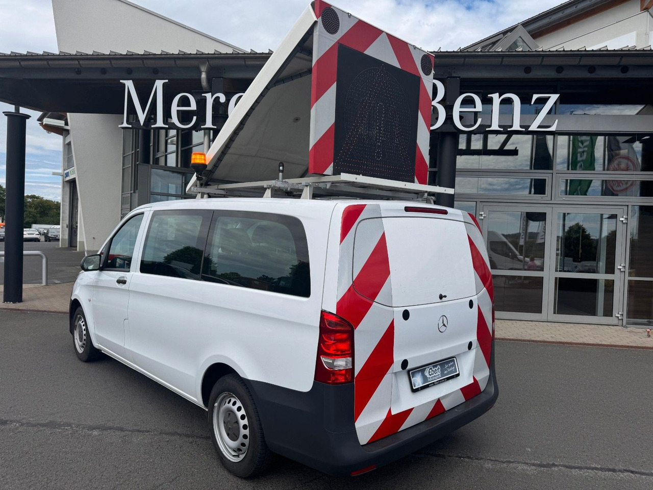 Mercedes-Benz Vito 111 CDI Tourer Begleitfahrzeug BF3+ / WVZ - Furgão de passageiros: foto 1 Mercedes-Benz Vito 111 CDI Tourer Begleitfahrzeug BF3+ / WVZ - Furgão de passageiros: foto 1