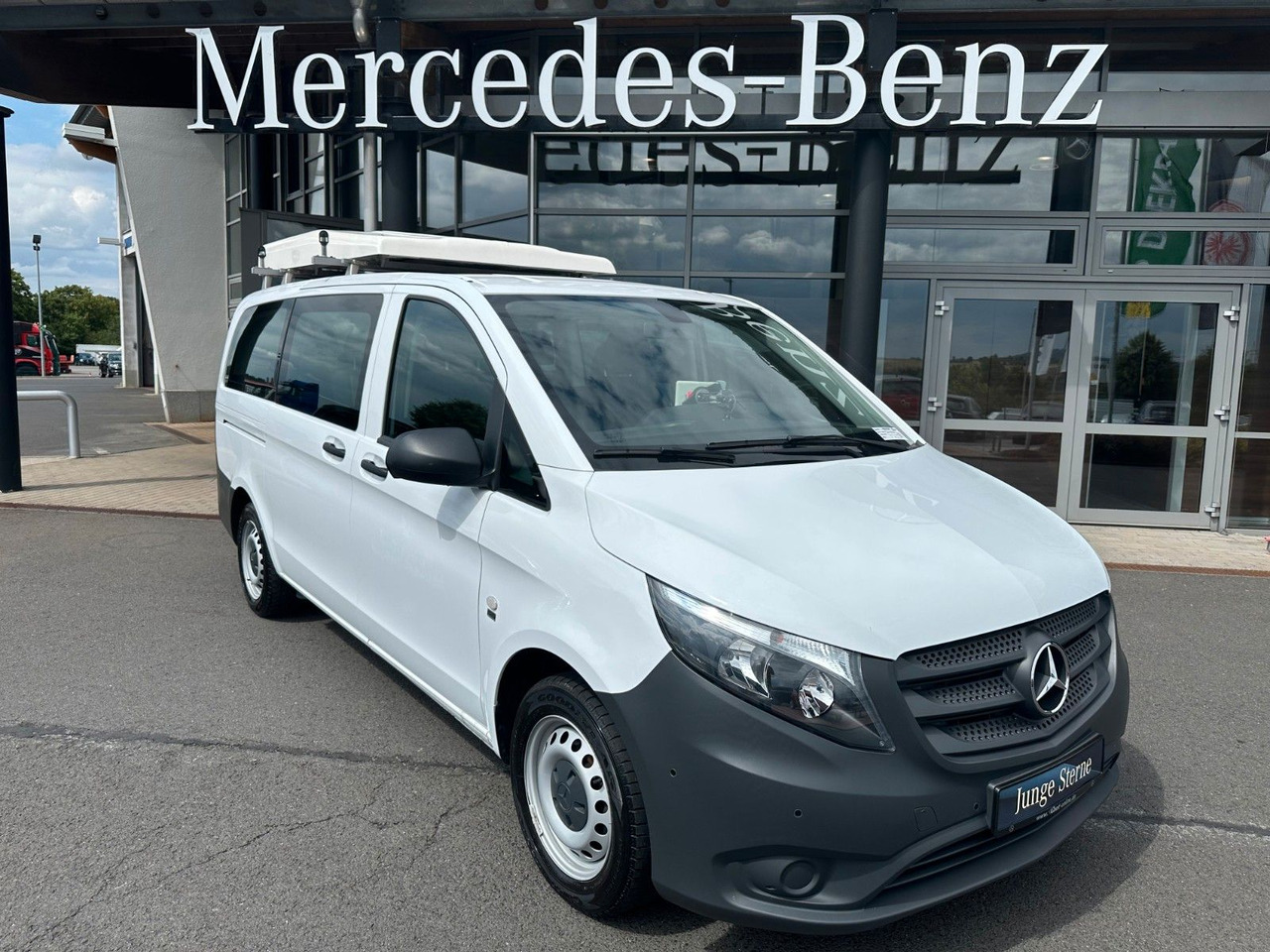 Mercedes-Benz Vito 111 CDI Tourer Begleitfahrzeug BF3+ / WVZ - Furgão de passageiros: foto 2 Mercedes-Benz Vito 111 CDI Tourer Begleitfahrzeug BF3+ / WVZ - Furgão de passageiros: foto 2