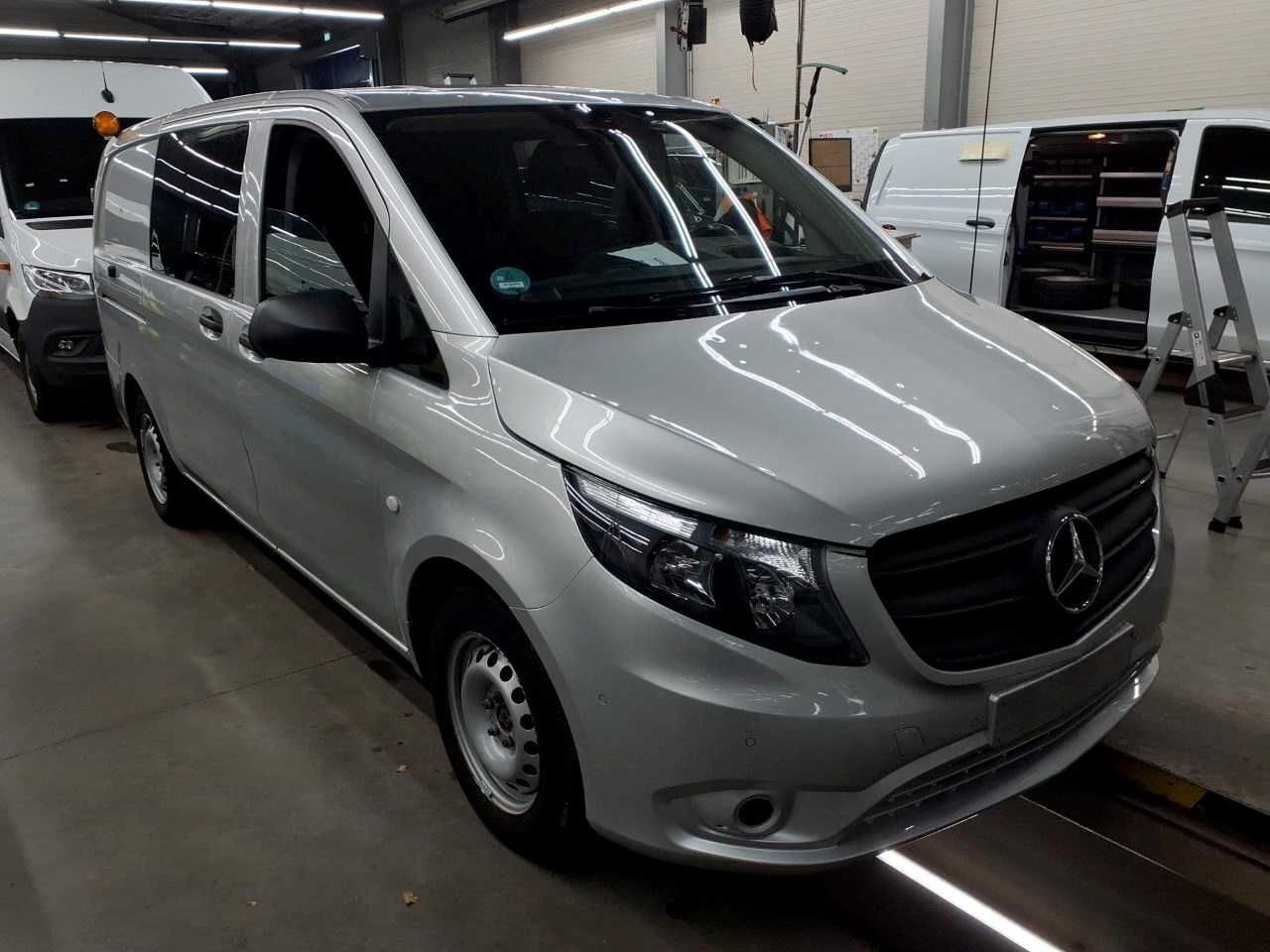 Mercedes-Benz Vito 114 CDI Mixto Regal AHK Klima PARKTRONIC - Furgão de passageiros: foto 2 Mercedes-Benz Vito 114 CDI Mixto Regal AHK Klima PARKTRONIC - Furgão de passageiros: foto 2