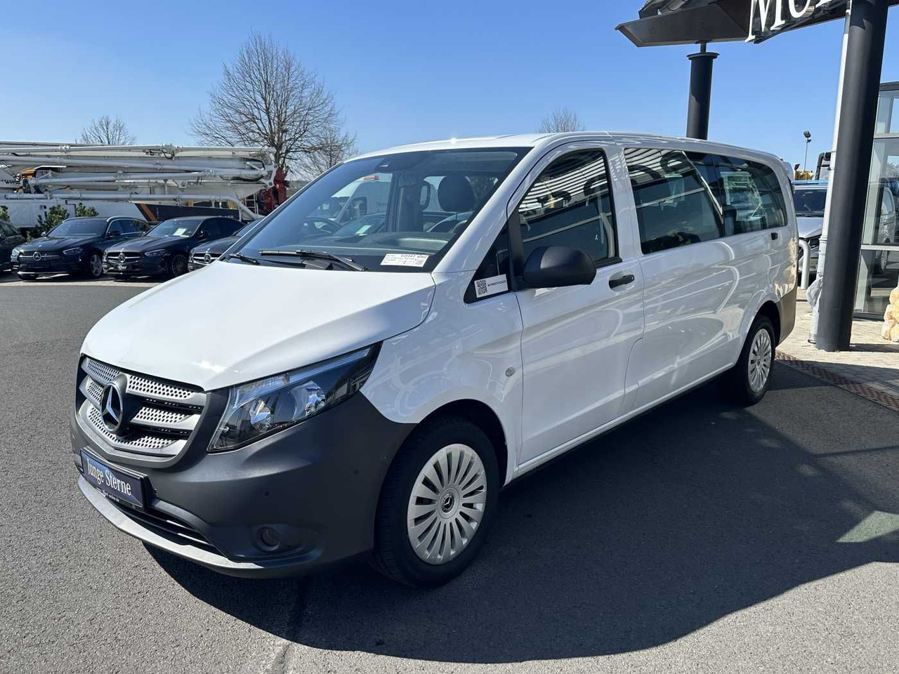 Mercedes-Benz Vito 114 CDI Tourer 8Sitze Klima Audio40 Kamera - Furgão de passageiros: foto 3 Mercedes-Benz Vito 114 CDI Tourer 8Sitze Klima Audio40 Kamera - Furgão de passageiros: foto 3