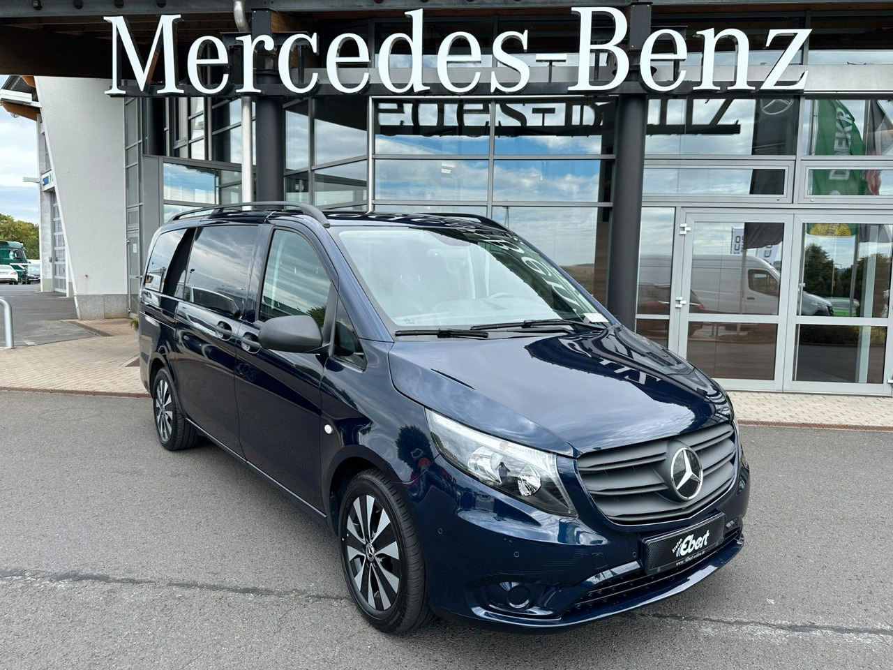 Mercedes-Benz Vito 116 CDI Tourer Pro Liege-Paket Panoramadach - Furgão de passageiros: foto 1 Mercedes-Benz Vito 116 CDI Tourer Pro Liege-Paket Panoramadach - Furgão de passageiros: foto 1