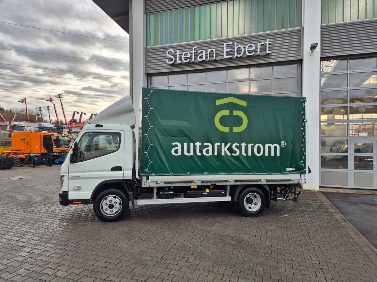 Mitsubishi Canter 7C15 LBW Klima Navi Kamera AHK - Carrinha de lona: foto 5 Mitsubishi Canter 7C15 LBW Klima Navi Kamera AHK - Carrinha de lona: foto 5