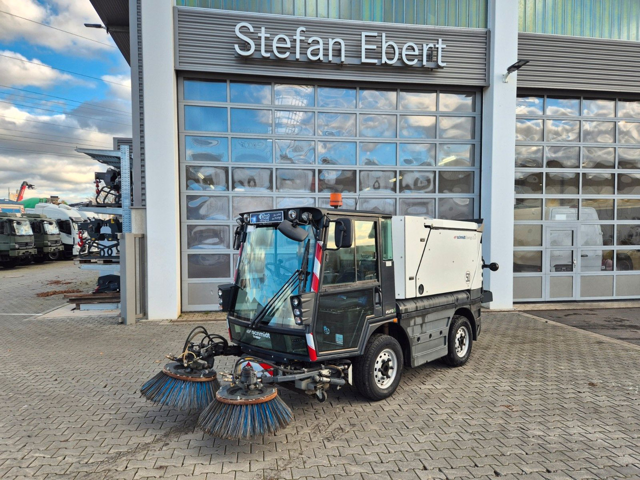 Schmidt Swingo Compact 200+ Klima - Varredora urbana: foto 2 Schmidt Swingo Compact 200+ Klima - Varredora urbana: foto 2