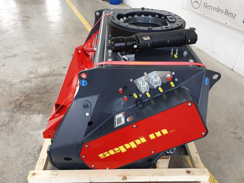 Seppi M. BMS 125 / 13-30t Forstmulcher Drehmotor Seppi M. BMS 125 / 13-30t Forstmulcher Drehmotor - Triturador florestal: foto 4 Seppi M. BMS 125 / 13-30t Forstmulcher Drehmotor Seppi M. BMS 125 / 13-30t Forstmulcher Drehmotor - Triturador florestal: foto 4